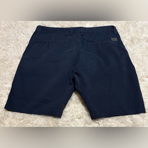 Volcrom Men's Size 34 True To This Navy Blue Shorts EUC - Picture 3 of 4